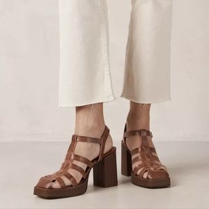 Alohas Roller Sandals Size 38